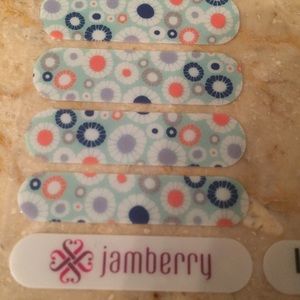 B2GO 🔶 Exclusive Flower Print Jamberry Nail Wraps